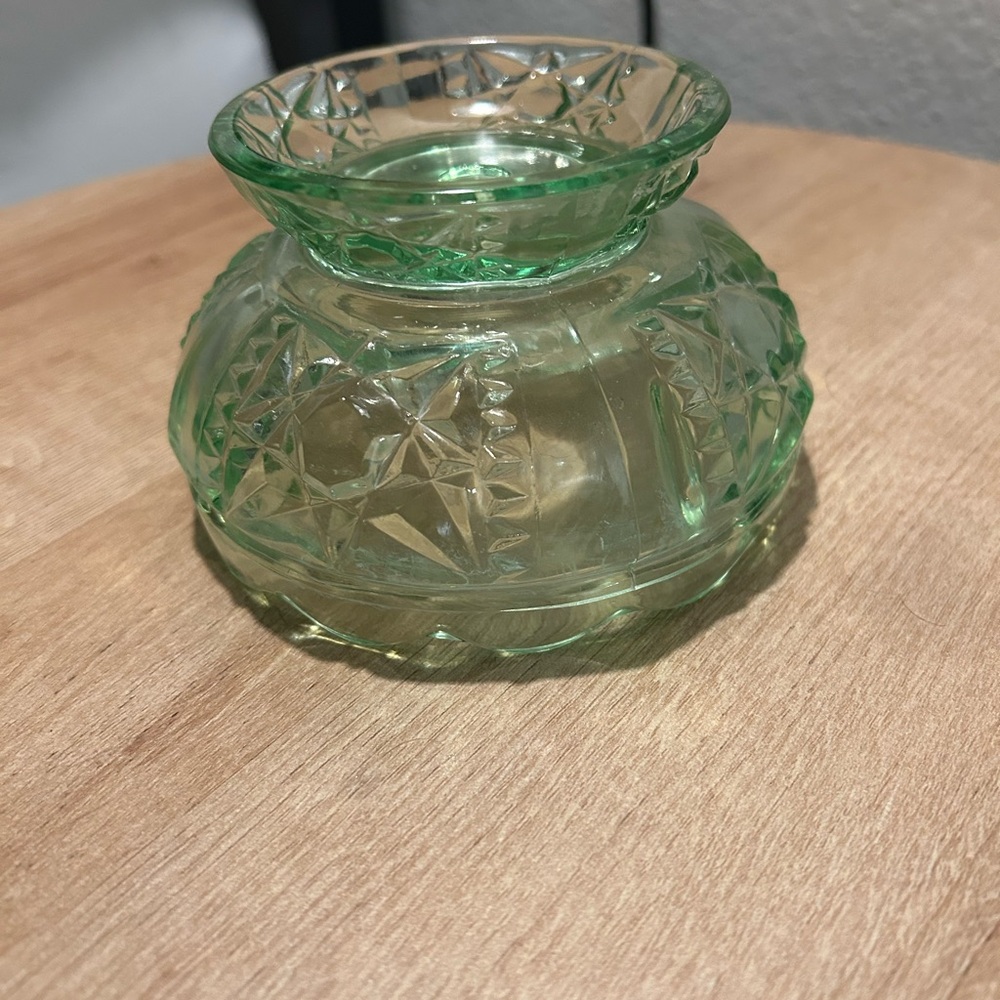 Green Glass Trinket Dish - Picture 5 of 8